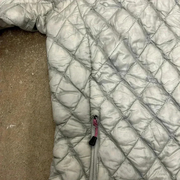 The  north face packable thermoball jacket - Picture 4 of 10